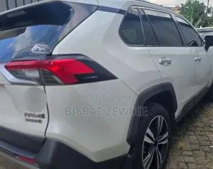 Toyota RAV4 2022 White