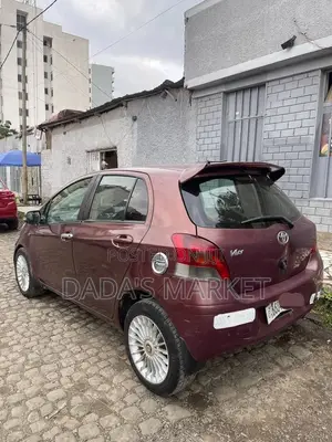 Toyota Yaris 2010 Burgundy