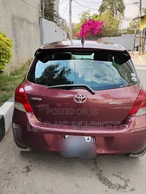 Toyota Yaris 2010 Burgundy