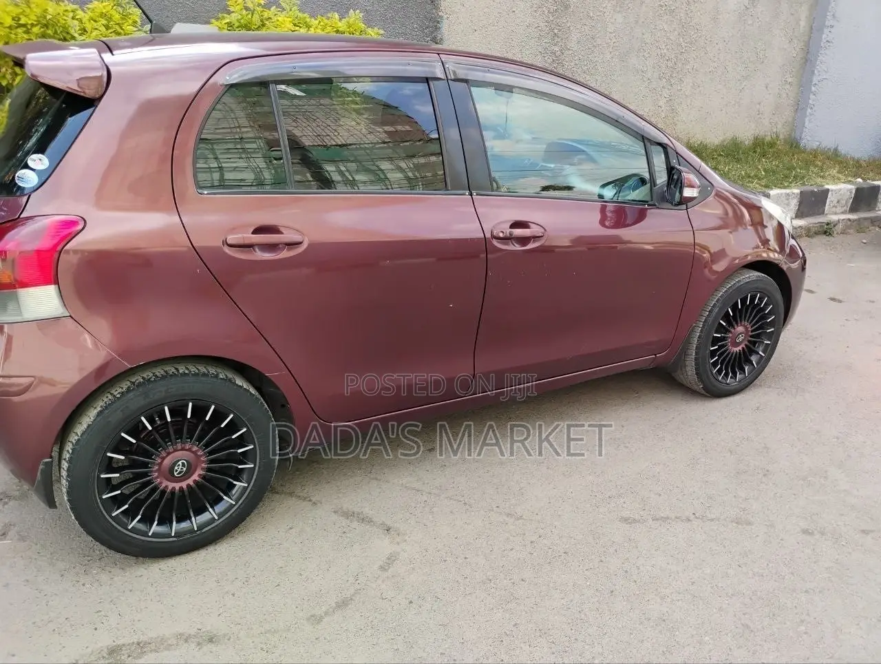 Toyota Yaris 2010 Burgundy