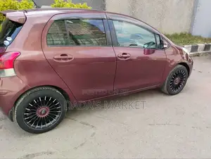 Toyota Yaris 2010 Burgundy