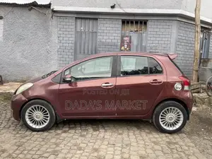 Toyota Yaris 2010 Burgundy