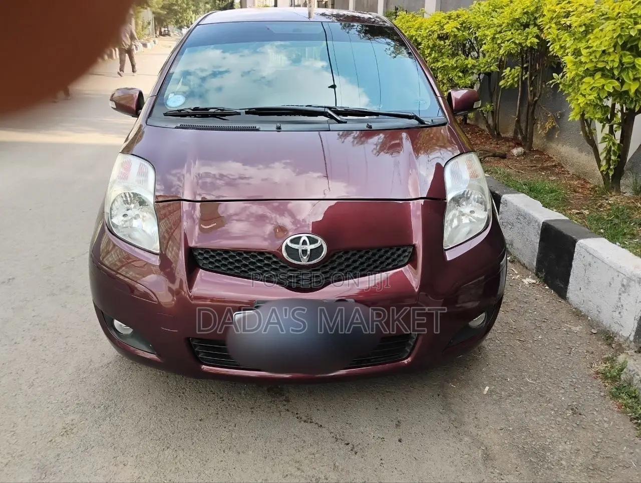 Toyota Yaris 2010 Burgundy