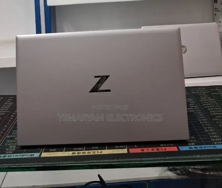New Laptop HP ZBook Firefly 15 G7 16GB Intel Core i7 SSD 512GB