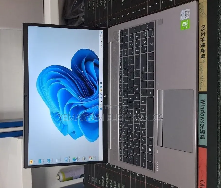 New Laptop HP ZBook Firefly 15 G7 16GB Intel Core i7 SSD 512GB