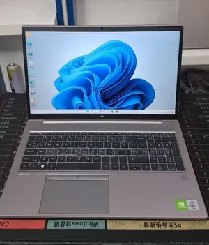 New Laptop HP ZBook Firefly 15 G7 16GB Intel Core i7 SSD 512GB