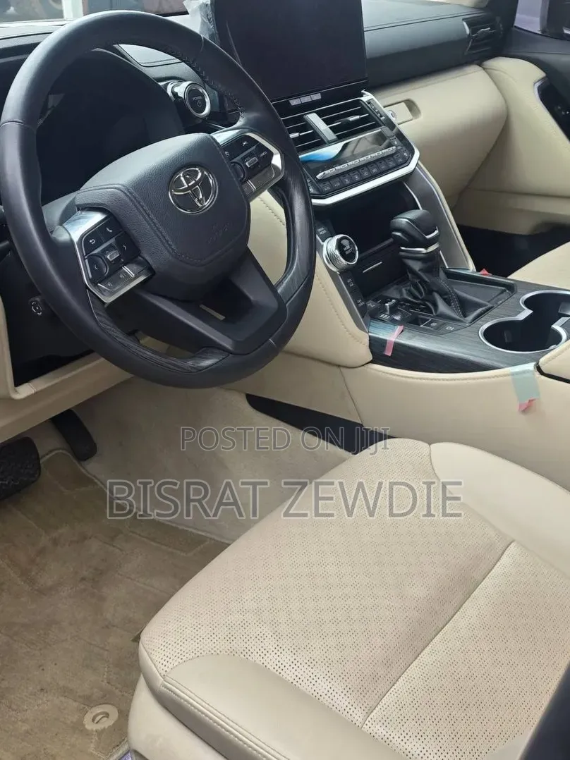 Toyota Land Cruiser 2025 Black