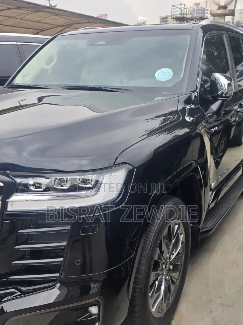 Toyota Land Cruiser 2025 Black