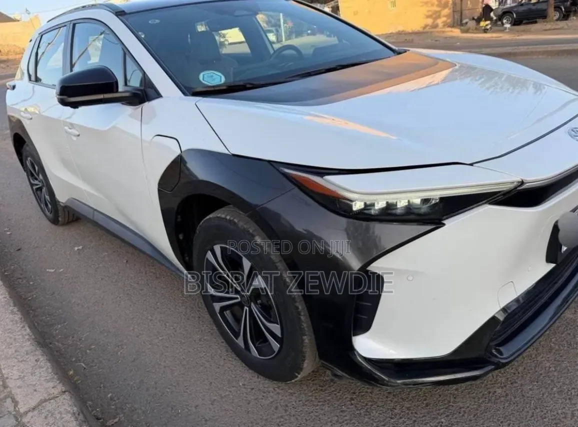 Toyota bZ4X 2023 White