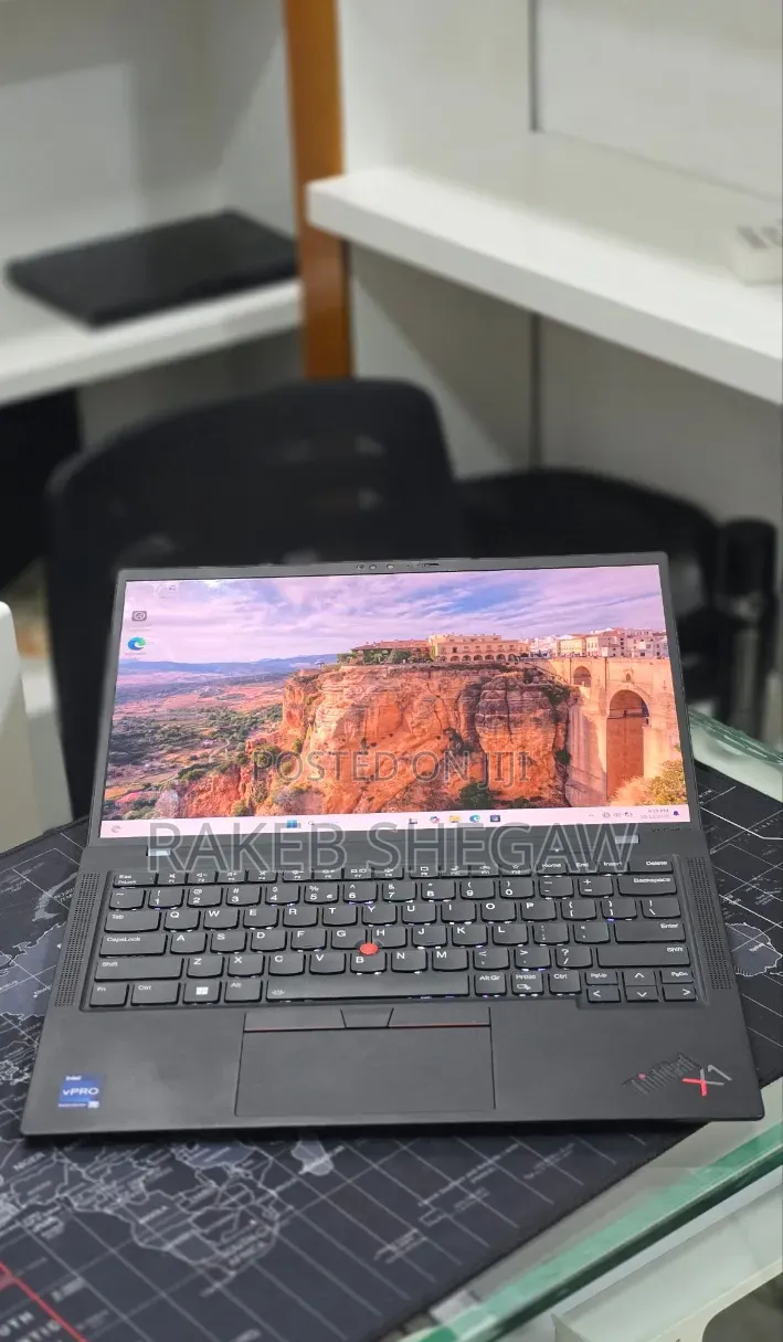 New Laptop Lenovo ThinkPad X1 Carbon 16GB Intel Core i7 SSD 512GB
