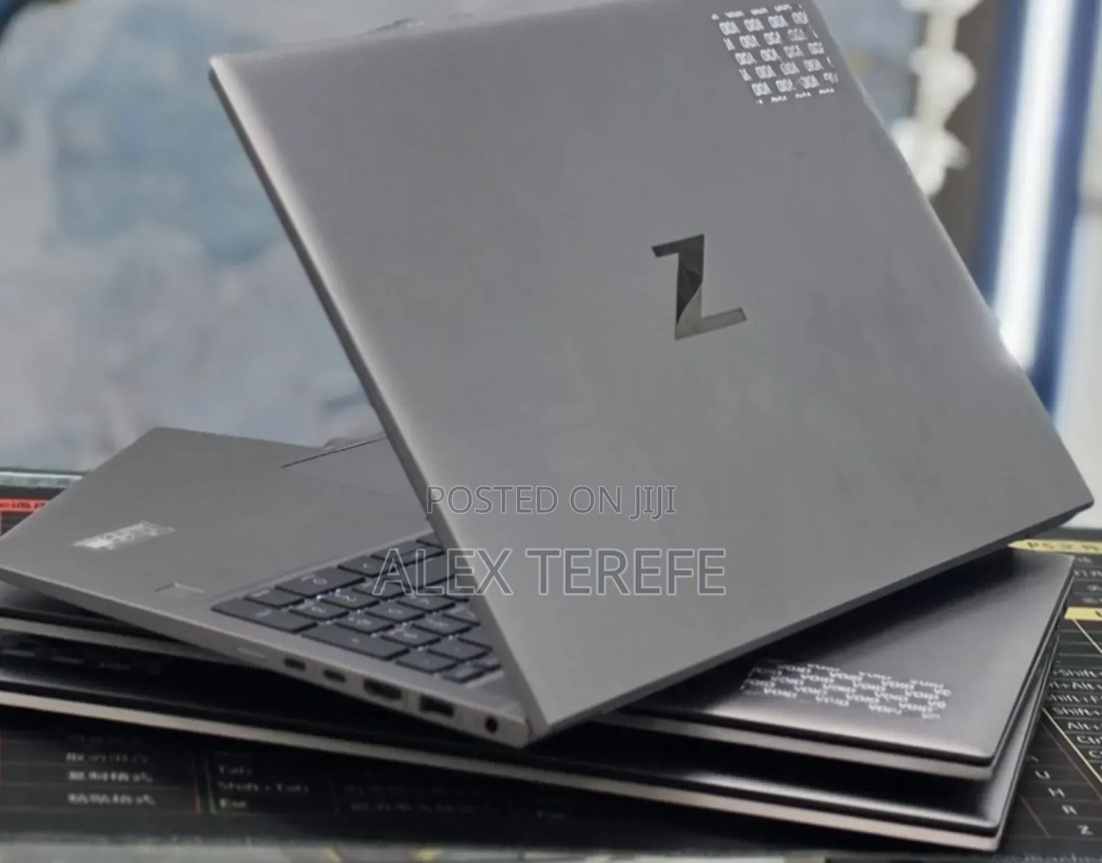 New Laptop HP ZBook Firefly G8 16GB Intel Core i5 SSD 512GB
