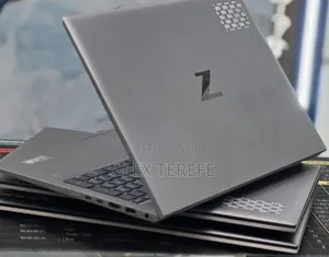New Laptop HP ZBook Firefly G8 16GB Intel Core i5 SSD 512GB