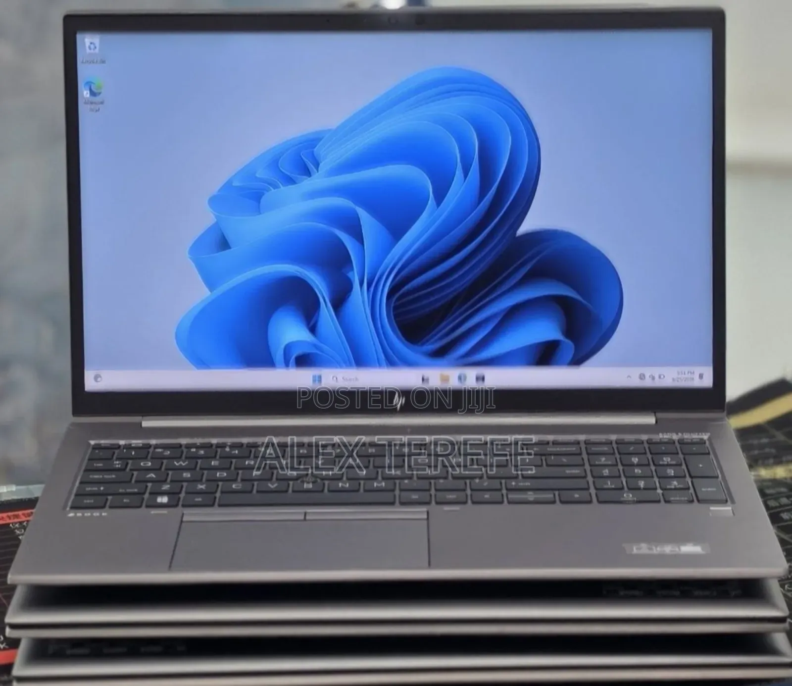 New Laptop HP ZBook Firefly G8 16GB Intel Core i5 SSD 512GB