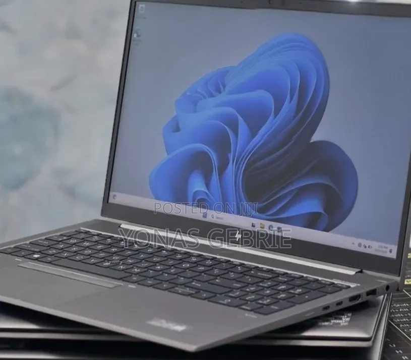 New Laptop HP 16GB Intel Core i5 SSD 512GB