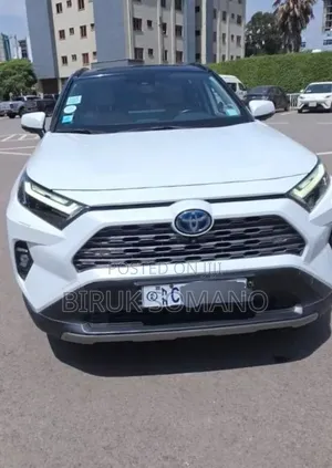 Toyota RAV4 2023 Off white