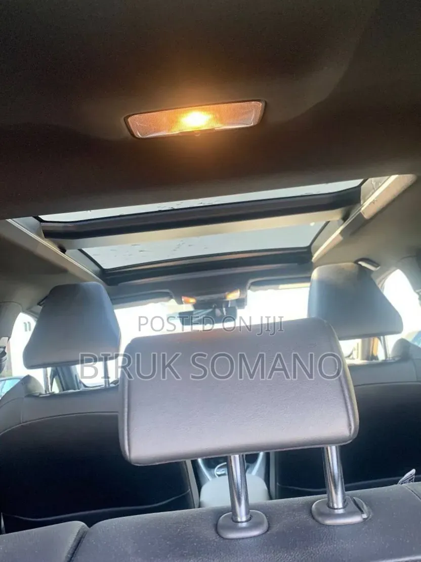 Toyota RAV4 2023 Off white
