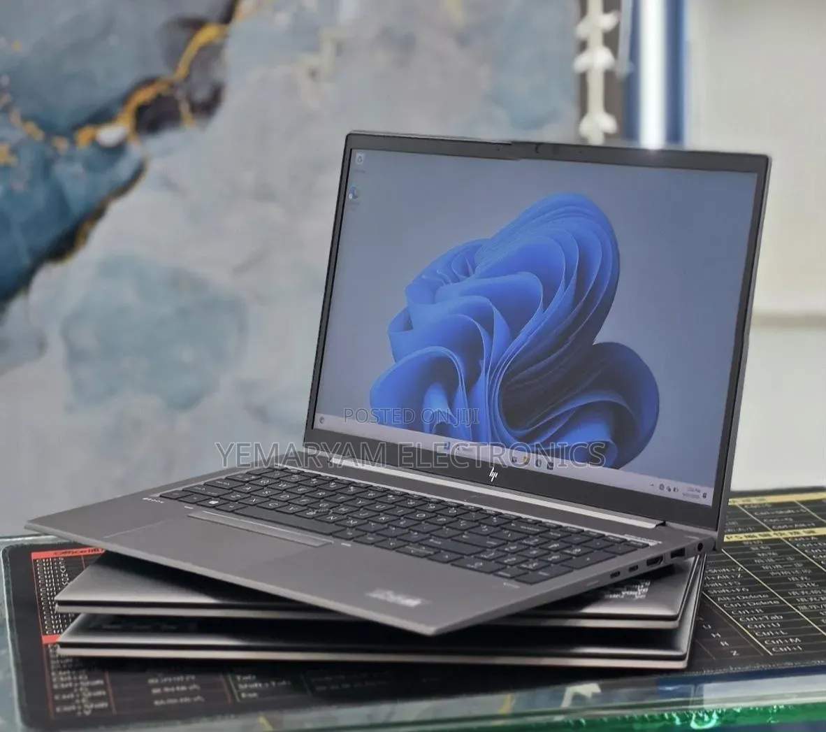 New Laptop HP ZBook Firefly G8 16GB Intel Core i5 SSD 512GB
