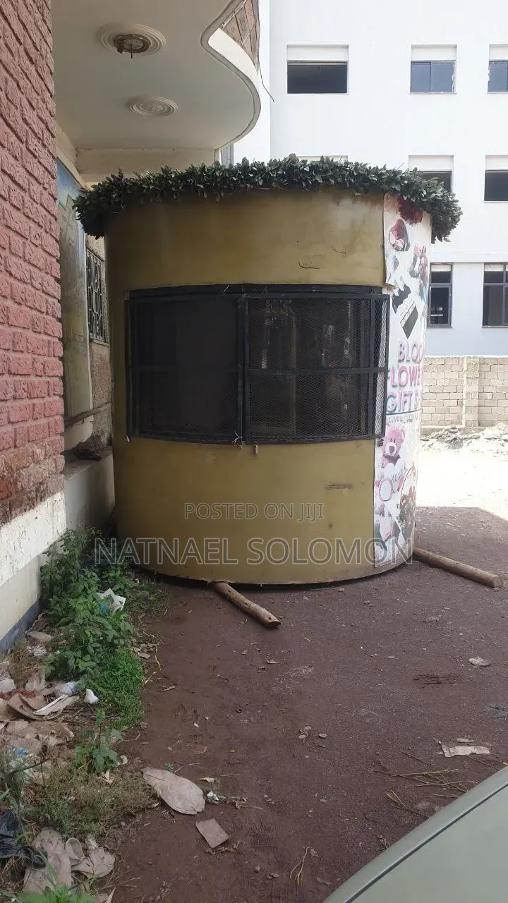 Suk ተንቀሳቃሽ ሱቅ/ Gift Shop for Sell