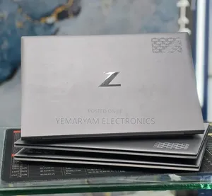 New Laptop HP ZBook Firefly G8 16GB Intel Core i5 SSD 512GB