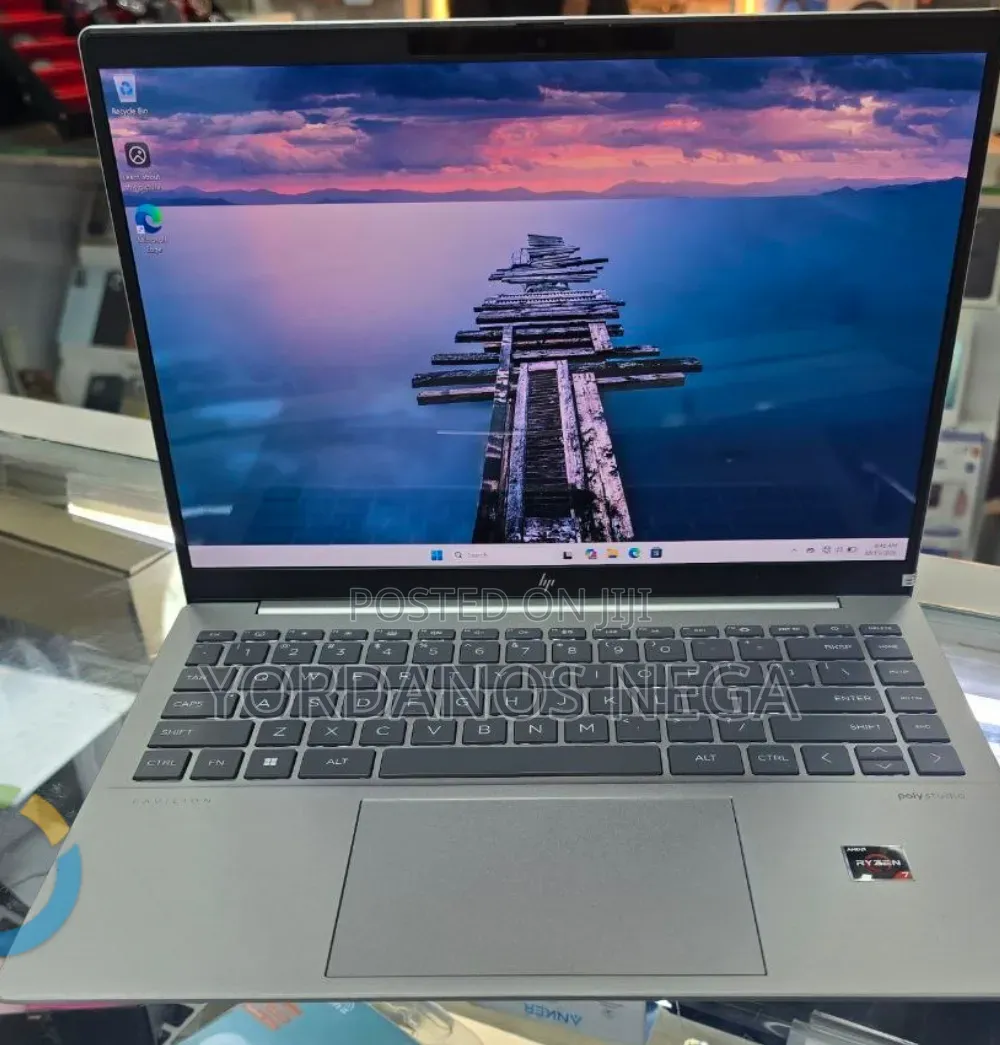 New Laptop HP Pavilion 14 32GB AMD Ryzen 7 SSD 1T