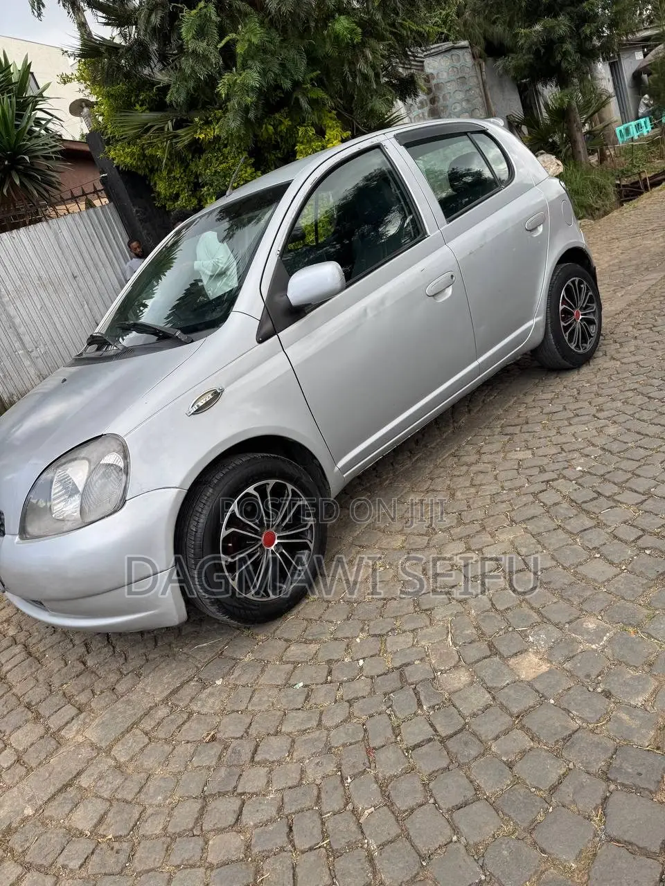 Toyota Vitz 2001 Silver