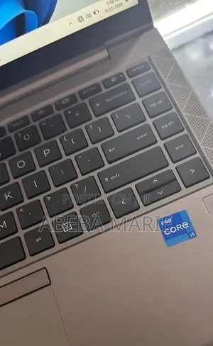 New Laptop HP ZBook Firefly G8 16GB Intel Core i5 SSD 512GB
