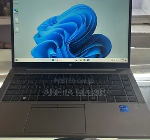 New Laptop HP ZBook Firefly G8 16GB Intel Core i5 SSD 512GB