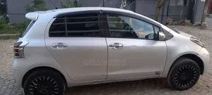 Toyota Yaris 2009 Silver