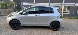 Toyota Yaris 2009 Silver