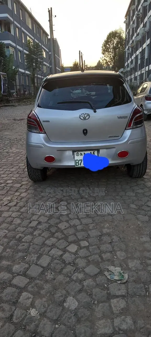 Toyota Yaris 2009 Silver