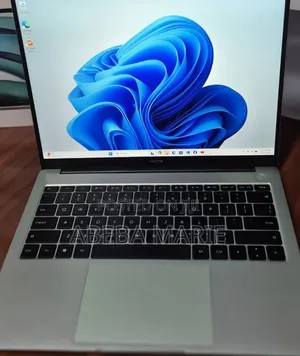 New Laptop 16GB Intel Core i5 SSD 512GB