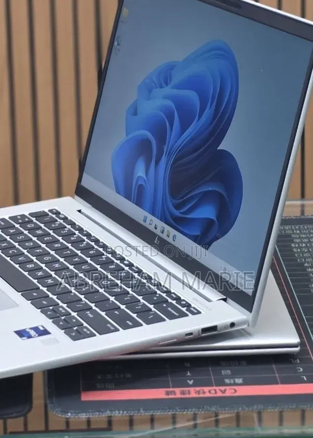 New Laptop HP EliteBook 840 G9 16GB Intel Core i7 SSD 512GB