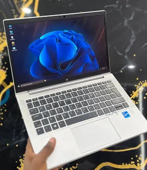 New Laptop HP EliteBook 830 G8 16GB Intel Core i5 SSD 512GB