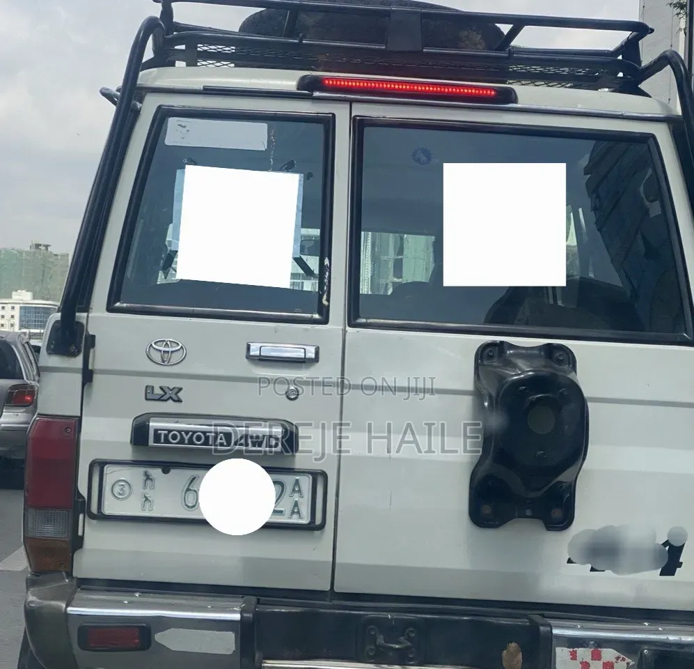 Toyota Land Cruiser 2011 White