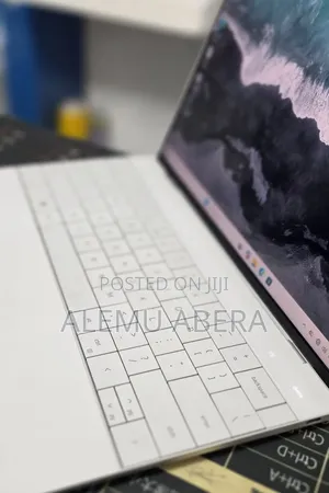 New Laptop Dell XPS 13 16GB Intel Core i7 SSD 512GB