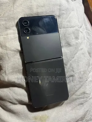 Samsung Galaxy Z Flip4 256 GB Black