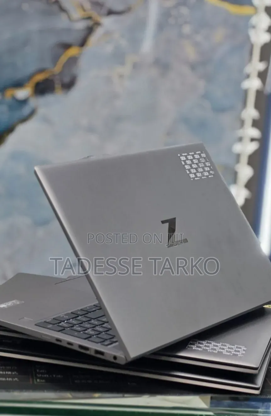 New Laptop HP ZBook Studio G8 16GB Intel Core i5 SSD 512GB