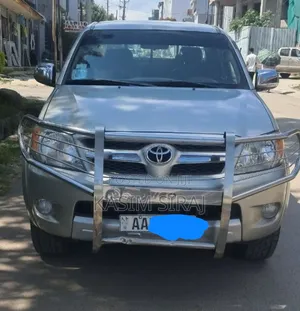Toyota Hilux 2.5 D-4D 2008 Silver