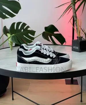 Vans KNU Skool Platform Low — New Arrival — Sizes 40, 41, 42, 43, 44
