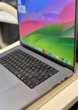New Laptop Apple MacBook Pro 2021 M1 32GB Apple M1 Pro SSD 512GB