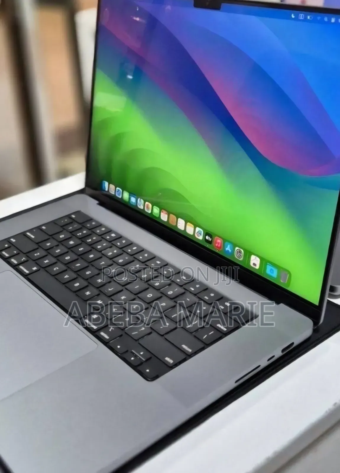 New Laptop Apple MacBook Pro 2021 M1 32GB Apple M1 Pro SSD 512GB