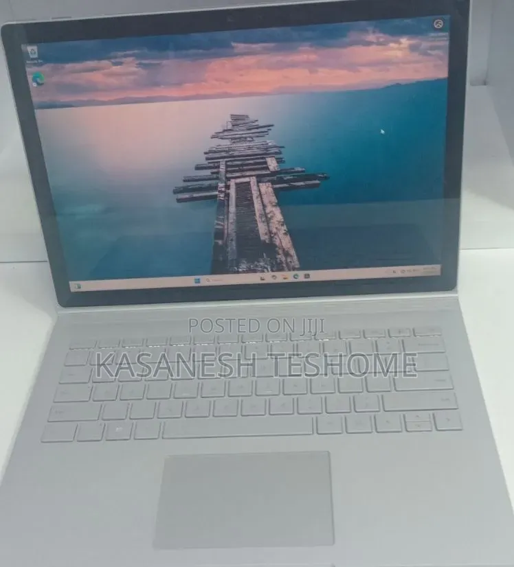 New Laptop Microsoft Surface Book 2 16GB Intel Core i7 SSD 512GB