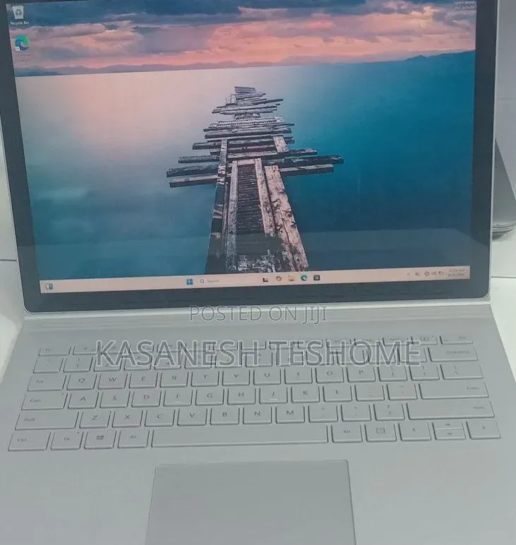 New Laptop Microsoft Surface Book 2 16GB Intel Core i7 SSD 512GB