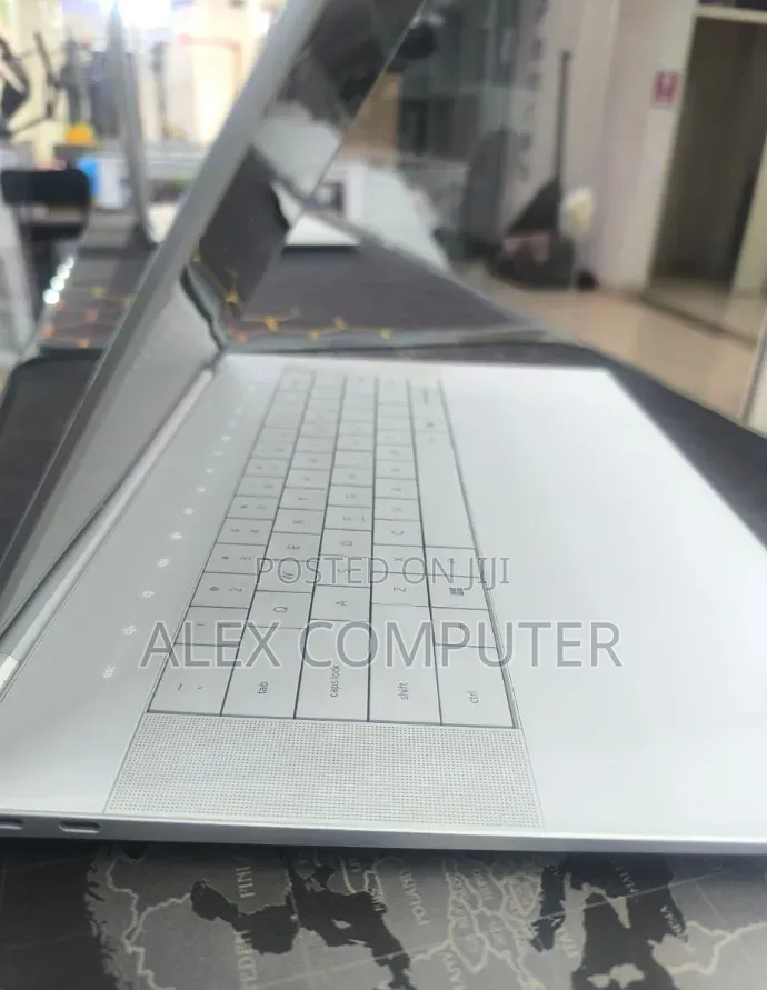 New Laptop Dell XPS 15 32GB Intel Core Ultra 9 SSD 1T