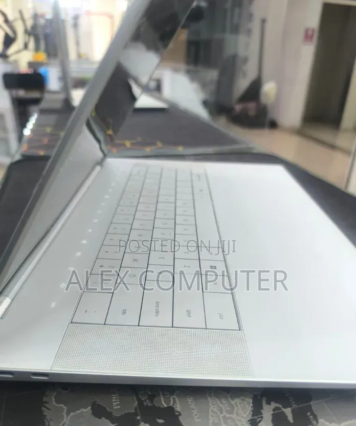 New Laptop Dell XPS 15 32GB Intel Core Ultra 9 SSD 1T