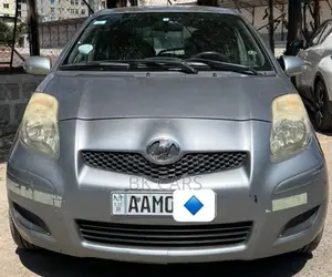 Toyota Yaris 2010 Gray
