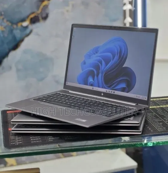 New Laptop HP ZBook Studio G8 16GB Intel Core i5 SSD 512GB