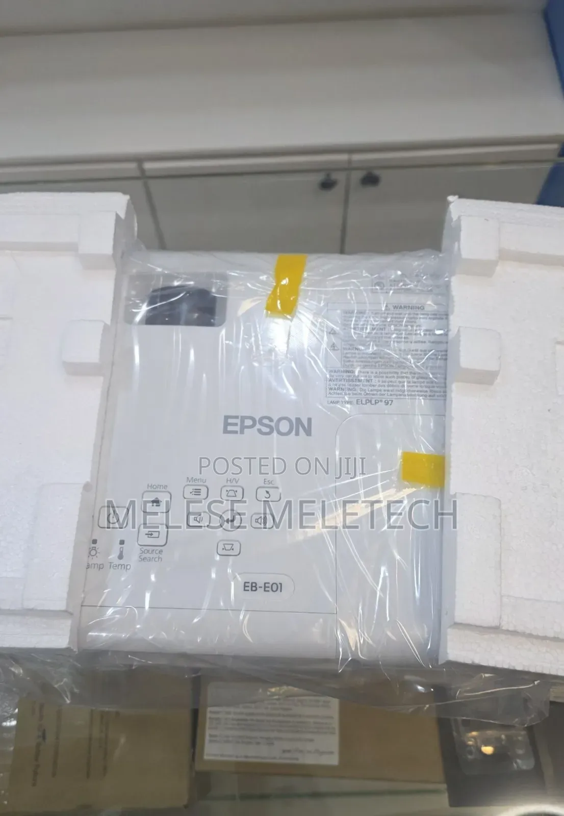 New Epson Eb-E01 Projector