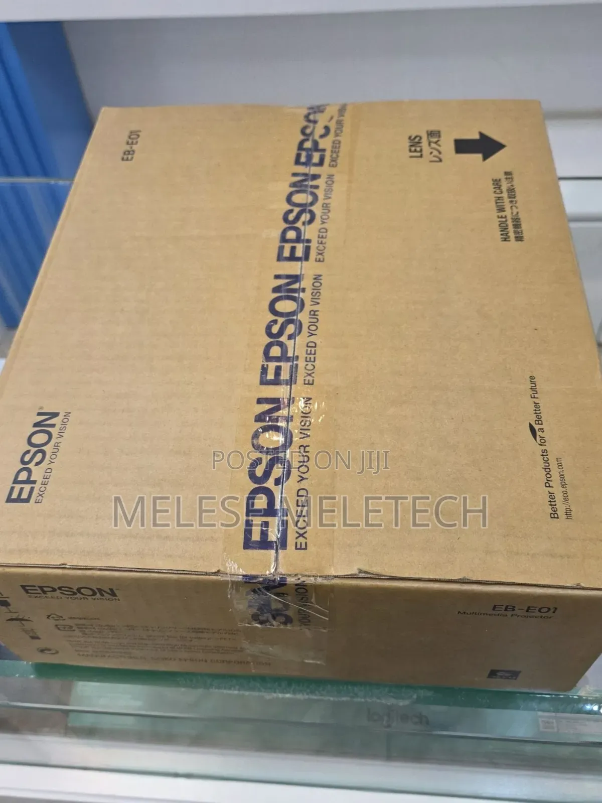 New Epson Eb-E01 Projector