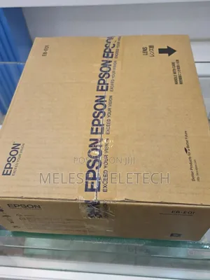 New Epson Eb-E01 Projector